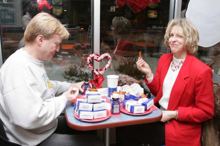 On Feb. 14, participating White Castle restaurants are decked out with tablecloths, flowers, candles and balloons, so you and your sweetie can slurp soda and munch “slyder” burgers in fluorescent-lit style.